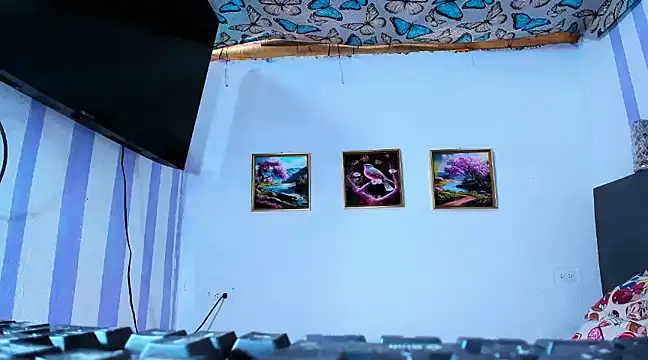 Snapshot of luciana_osorno chatting on March 12, 2:45 pm luciana osorno online show from March 12, 2:45 pm