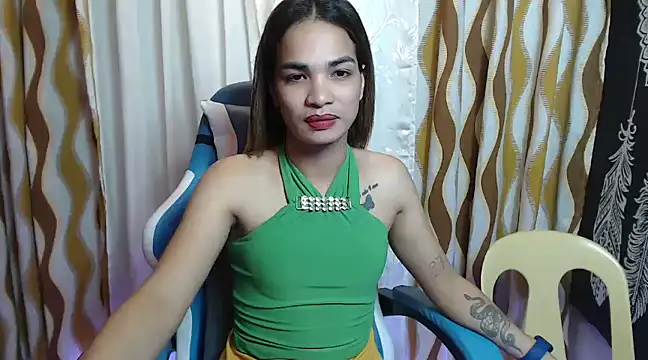 Snapshot of Deliciouscumsxz chatting on December 6, 6:44 pm Deliciouscumsxz online show from December 6, 6:44 pm