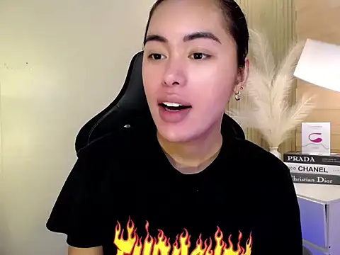 Snapshot of HeavenlyStar chatting on December 11, 12:42 pm HeavenlyStar online show from December 11, 12:42 pm