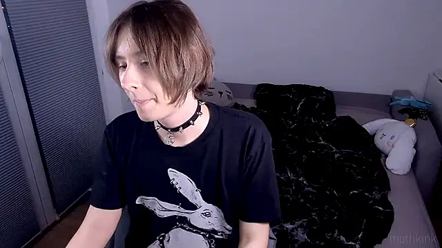 mothkink online show from February 9, 7:10 pm