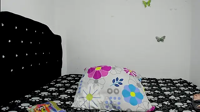 valentine loves online show from November 25, 12:34 am