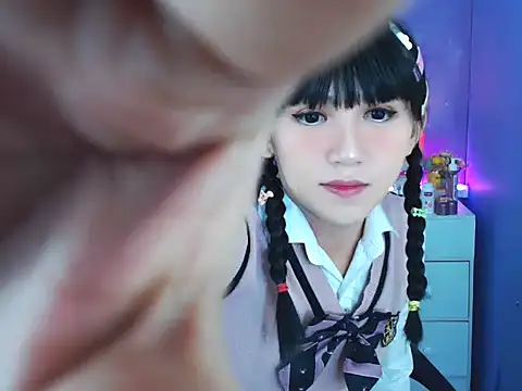 urlovelyfreya online show from October 9, 5:25 pm