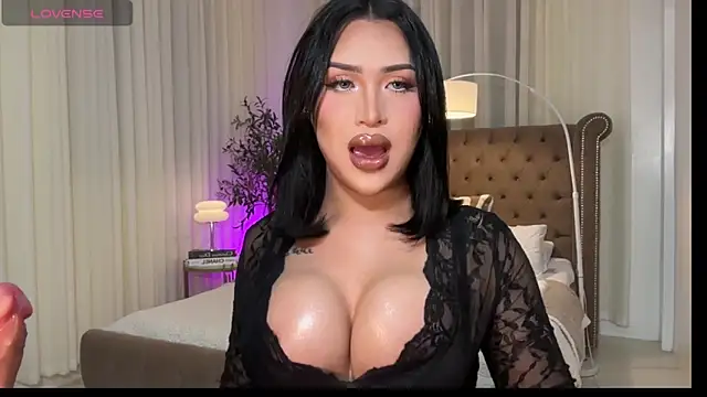 Your Majesty Tyra online show from February 15, 7:51 am