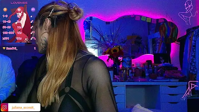 caroline cossei online show from March 2, 2:28 am