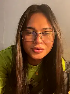 Ashely Lewis online show from December 3, 8:46 pm