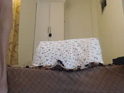 Snapshot of Cum_with_trisha chatting on September 28, 7:40 am Cum with trisha online show from September 28, 7:40 am