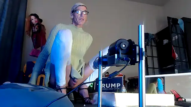 Snapshot of Taylorsexbot chatting on December 24, 4:08 pm Taylorsexbot online show from December 24, 4:08 pm