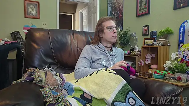 Linzy 19 online show from January 22, 4:55 pm