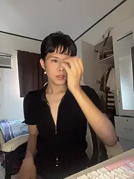 Plaxtique online show from December 23, 5:45 am